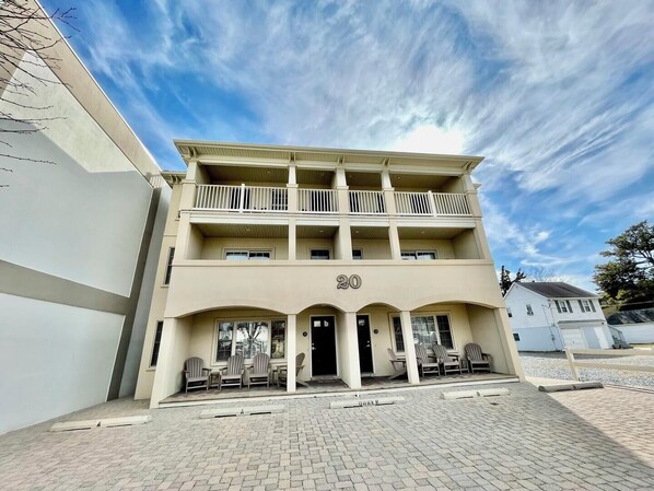 PropertyImg1