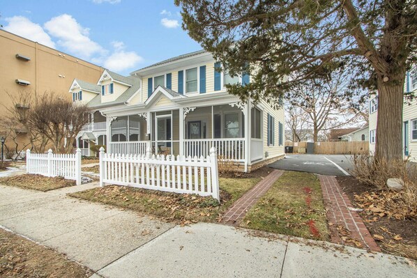 PropertyImg1
