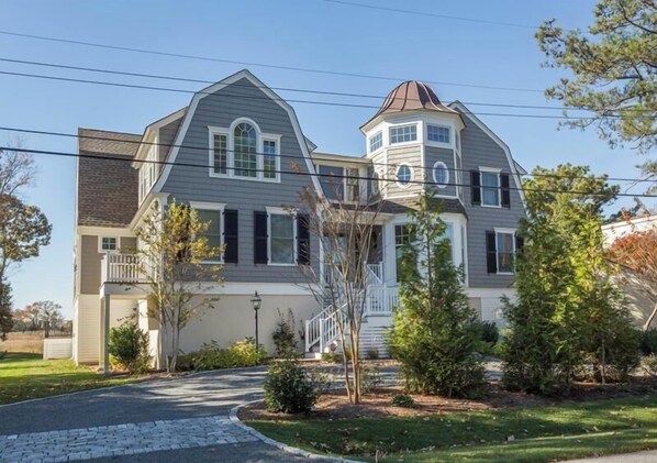 PropertyImg1