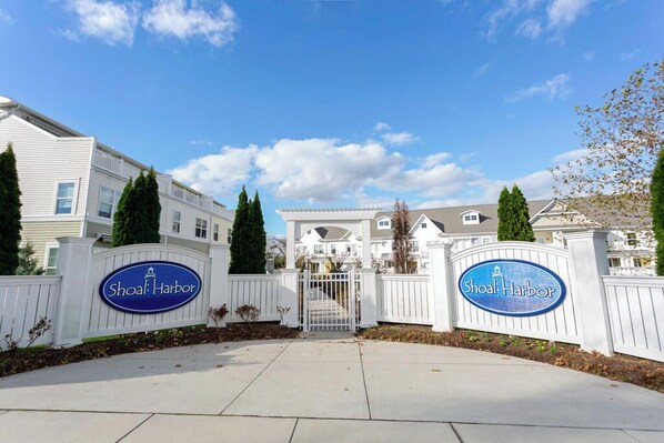 PropertyImg1