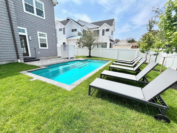 PropertyImg1