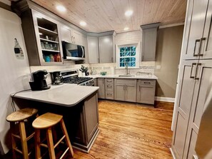 PropertyImg4