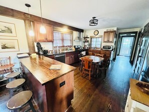 PropertyImg4