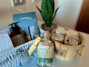 Bathroom amenities