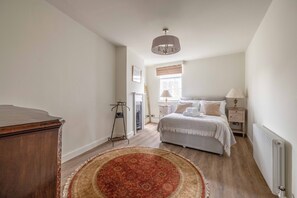 Double bedroom with Castle View