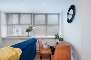 Living Room / Lounge