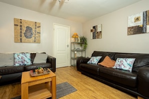 Living Room / Lounge