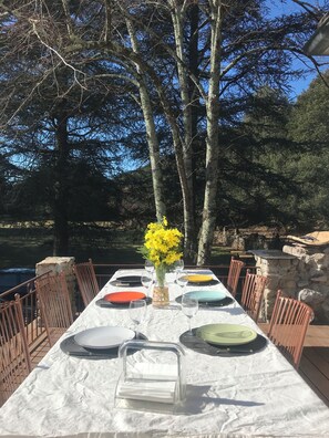 Outdoor dining