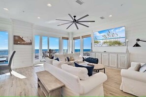 Lil' Tip Sea Living Room