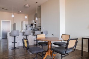 Dining table/workspace