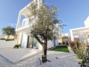 Willkommen im Casa Encanto da Foz! Modernes Refugium in Foz do Arelho, nahe dem Strand und der Lagune von Óbidos. Ideal für Familien und Freunde an der Silberküste