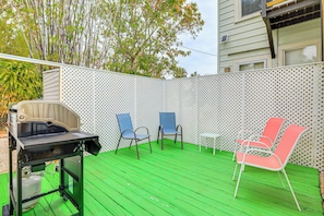 Apartment Exterior | Deck w/ Seating | Gas Grill