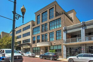 Street View of 17 N Market