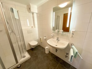 Schwarzwald - Einzelzimmer mit Dusche und WC, mit Balkon und TV-Bad