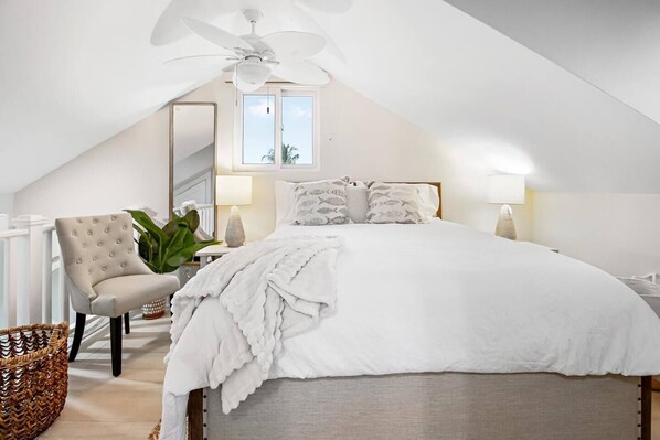 Upstairs bedroom (1)
