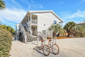 Home includes 2 adult bikes.