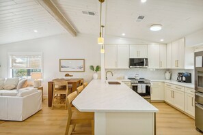 Large kitchen, perfect for cooking together!