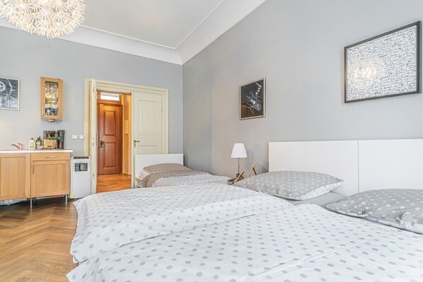 Twin beds & single bed