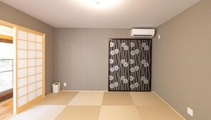 Japanese-style bedroom