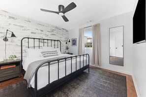Chic and Relaxing King Bedroom with a Minimalist Aesthetic