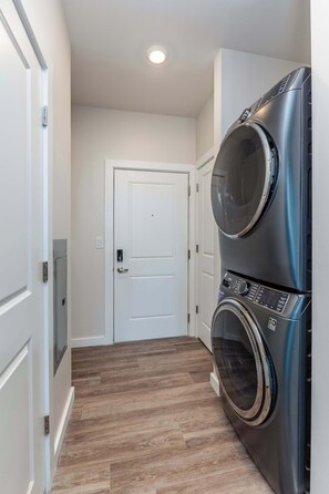 In-Unit Washer & Dryer – Enjoy the convenience of a high-efficiency stacked washer and dryer, making it easy to keep your clothes fresh during your stay. Perfect for extended visits or quick refreshes!