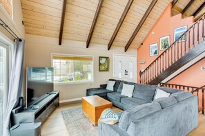 Living Room | Central Heating & A/C | King Sleeper Sofa | Main Level