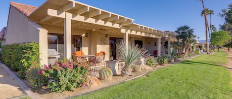 Palm Desert Vacation Rental | 2BR | 2BA | 1 Step Required | 1,188 Sq Ft