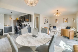 Dining Area | Dining Table | Dishware/Flatware