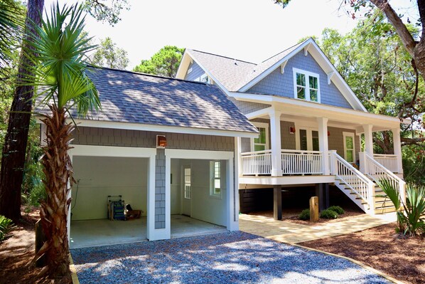 Brand new home with 2 car garage for carts