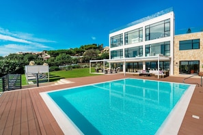 Activities, Amenities, Building Exterior, Garden, Spring, Summer