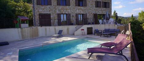 Schwimmbad, Wohngebiet, Resort, Gartenmöbel, Verbundwerkstoff, Estate, Villa, Hazienda, Thermae, Hotel