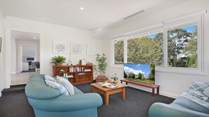 Centennial Views Apartment | Cosy lounge room