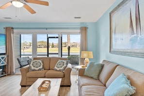 123 S. Driftwood Bay
