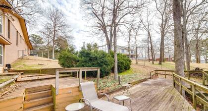 Winnsboro Lake Retreat: On-site Swimming & Fishing