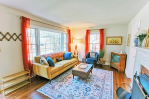 Welcoming Living Room Complete with 1950's Tv (for display only)