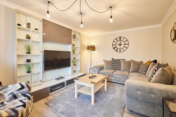 Eskdale Escape, Whitby - Host & Stay