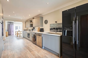 Eskdale Escape, Whitby - Host & Stay