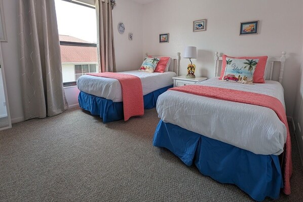 Guest Room with 2 Twin Beds