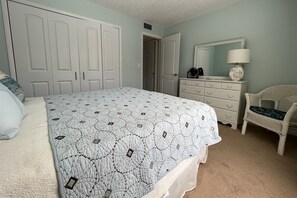Bedroom with Queen Bed