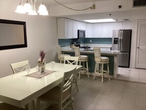 Dining/Kitchen