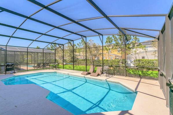 Private Swimming Pool and Screened-in Patio