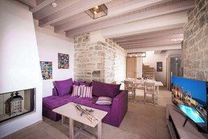 Villa Dafne, cozy interior space 