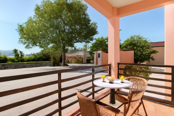 A balcony ideal for enjoying your coffee