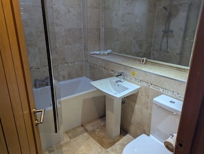 Muchwood: Bathroom