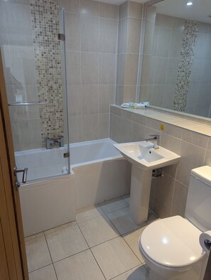Upwood: Bathroom