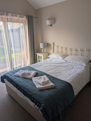 Woodwalton: Bedroom