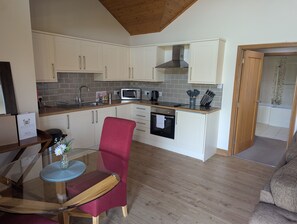Woodwalton: Kitchen/Dining Area