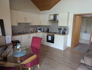 Woodwalton: Kitchen/Dining Area