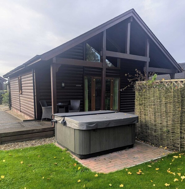 Great Raveley Hot Tub