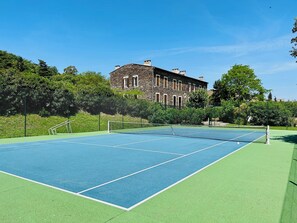 Sport court